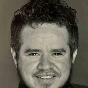 Béar Dougal Headshot